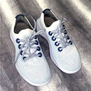 Women’s sneakers